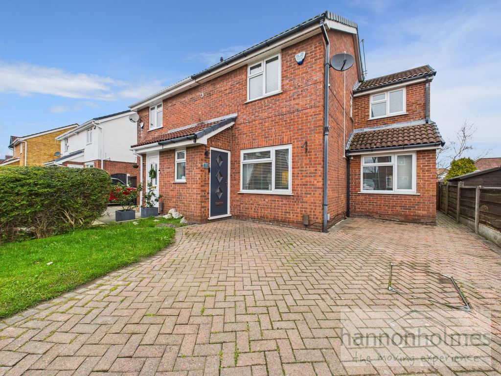 Property photo 1 of 36 Cam05283G0-Pr0130-Still038