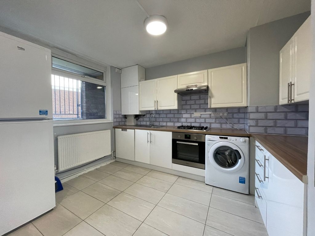 Property photo 2 of 11 2596692