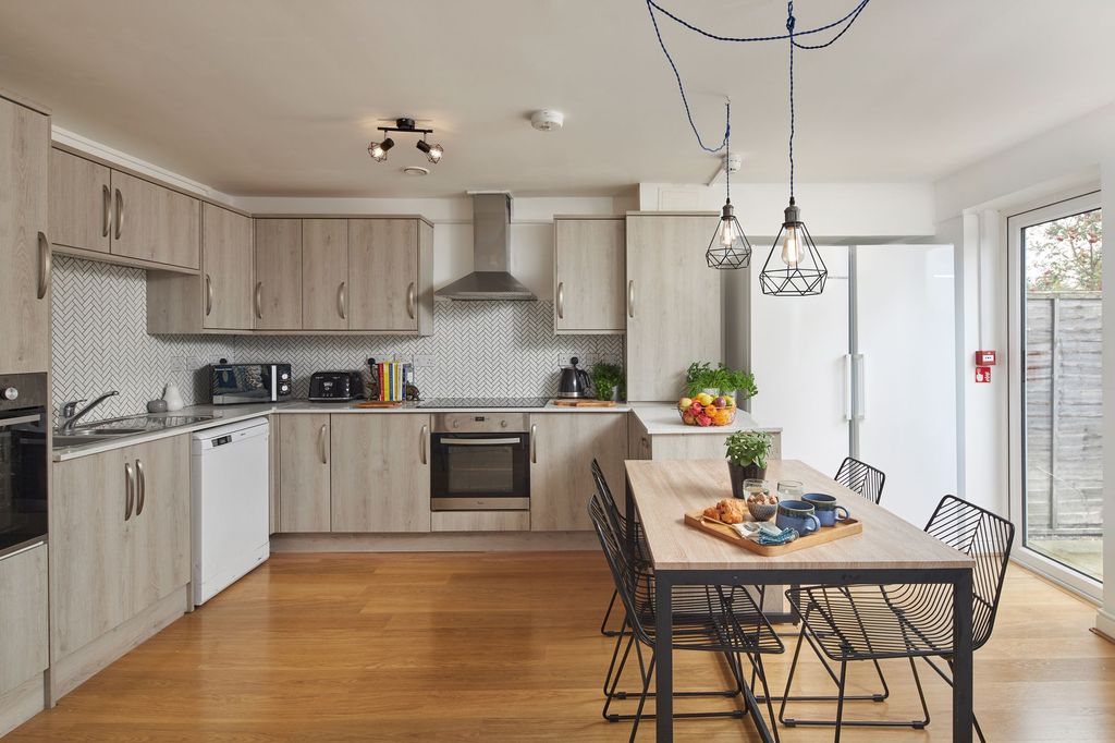 Property photo 2 of 11 Kitchen Area