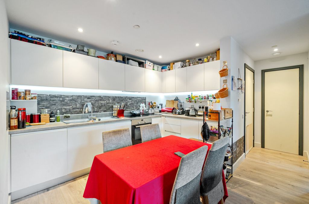 Property photo 3 of 8