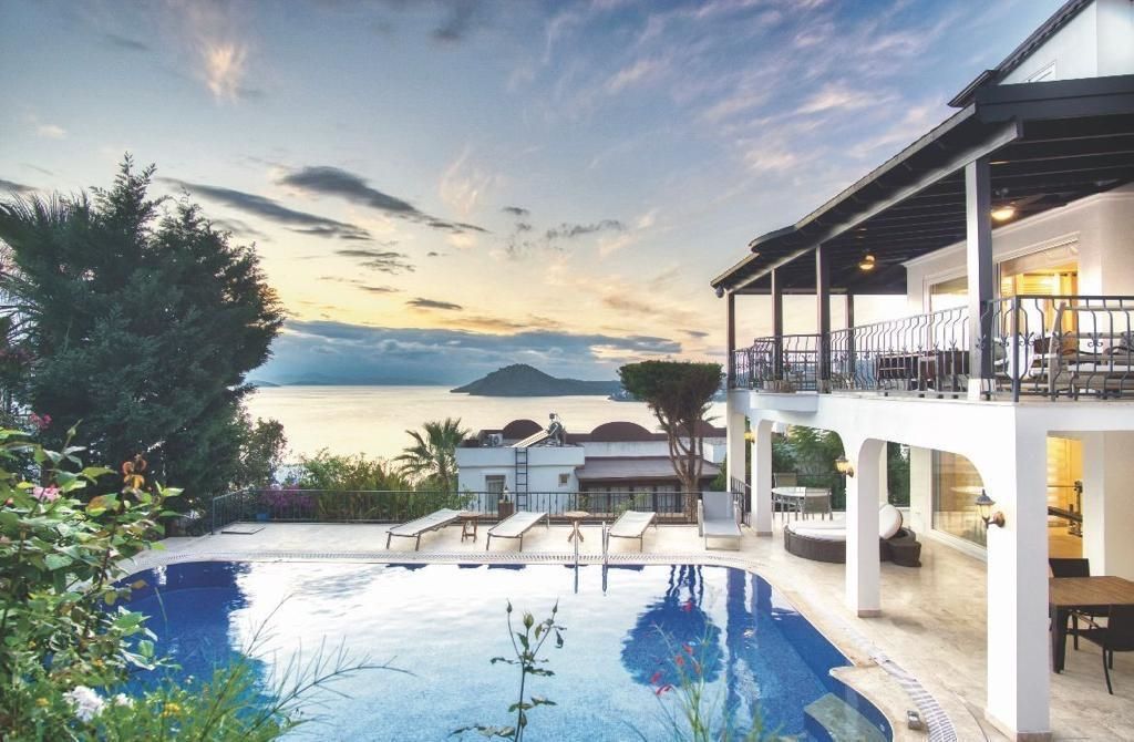 Property photo 1 of 16 Substantial Sea View Property In Yalikavak For Sale - Stunning Private Pool With Sea Views From Terraces