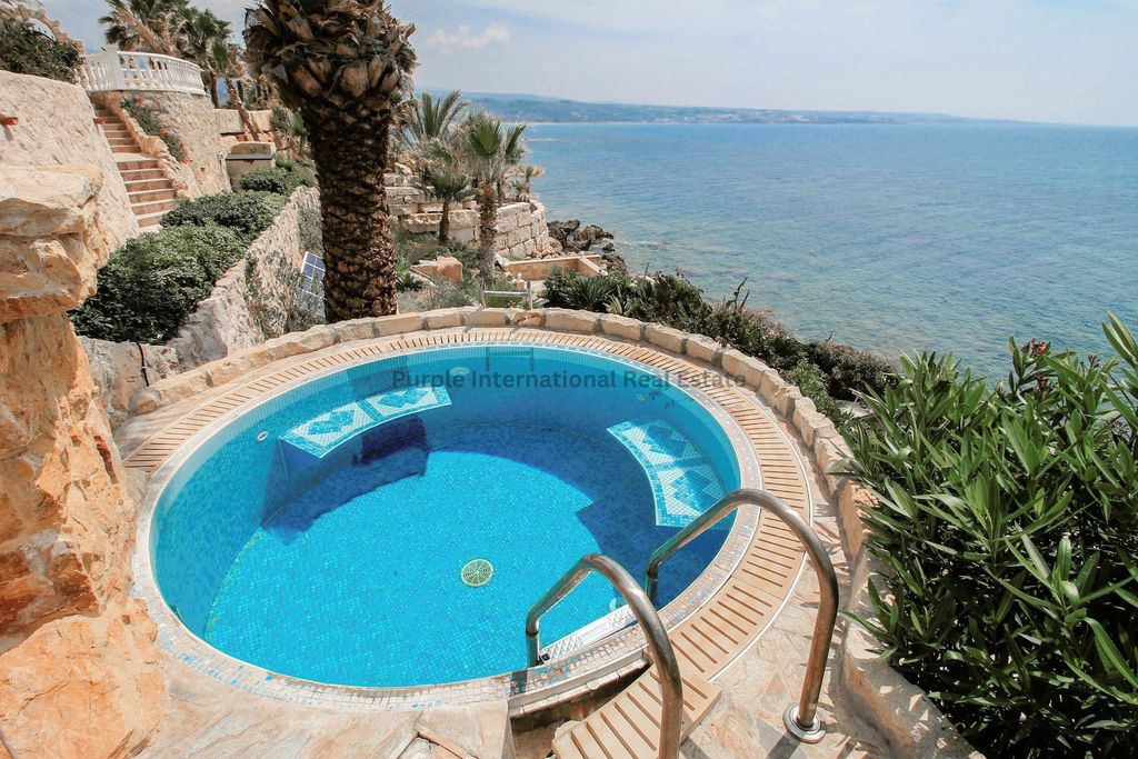 Property photo 2 of 24