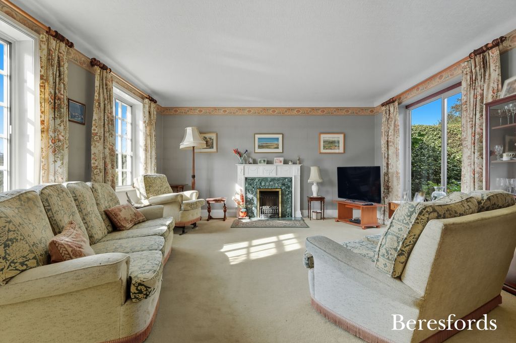 Property photo 3 of 27 Picture No. 10