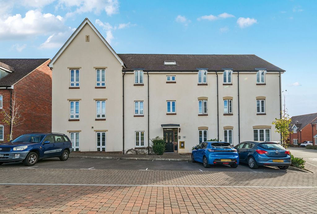 Property photo 1 of 13 1529270-4-1A135B4...