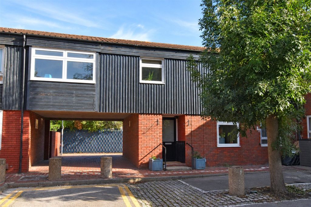 Property photo 1 of 22 Picture No. 02