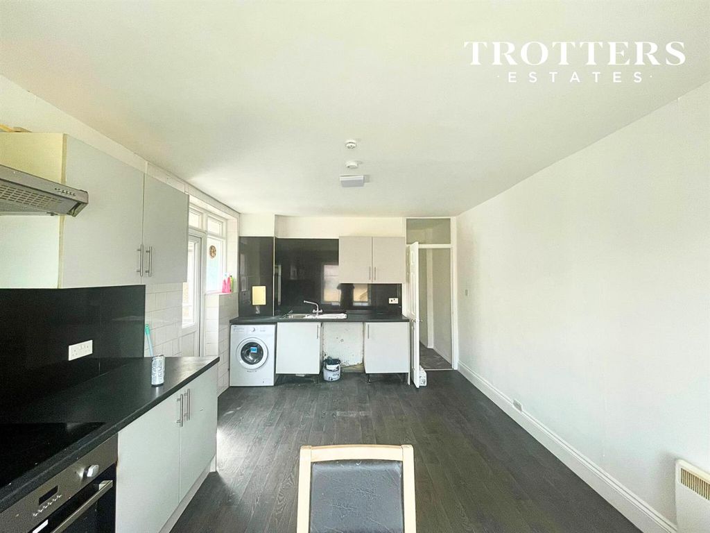 Property photo 1 of 11 Untitled Design - 2025-07-17T132307.985.Png