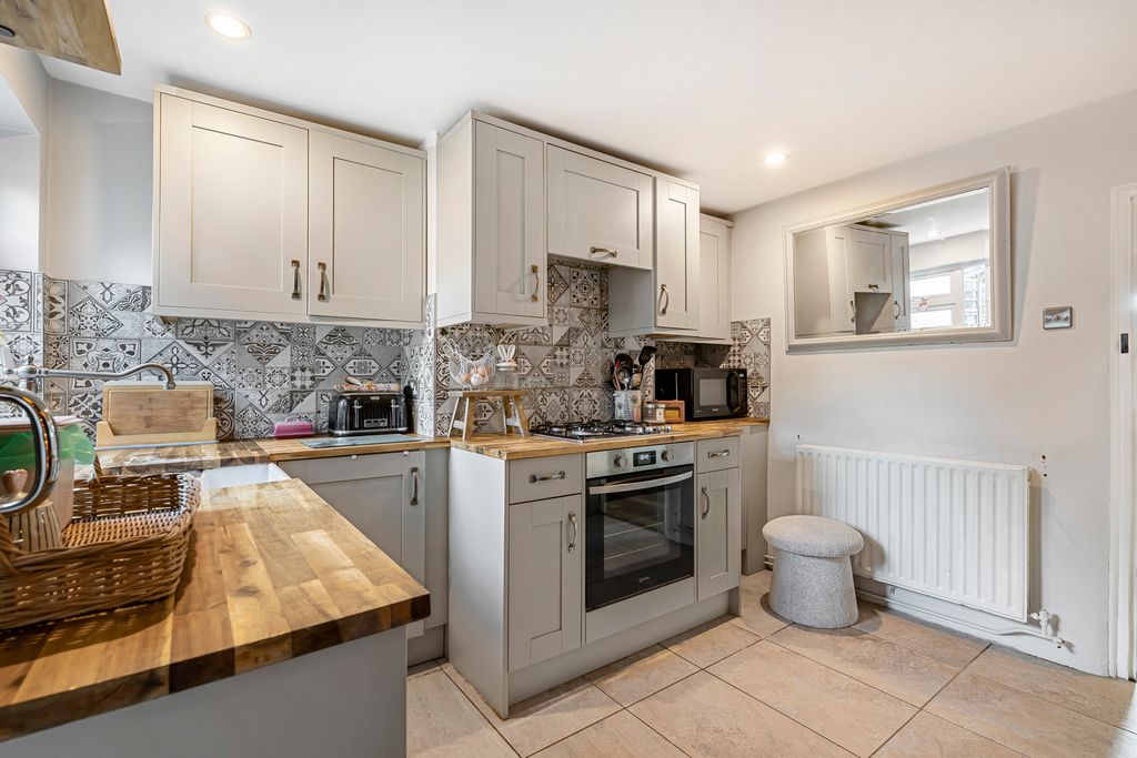 Property photo 3 of 18 17_84130.Jpg