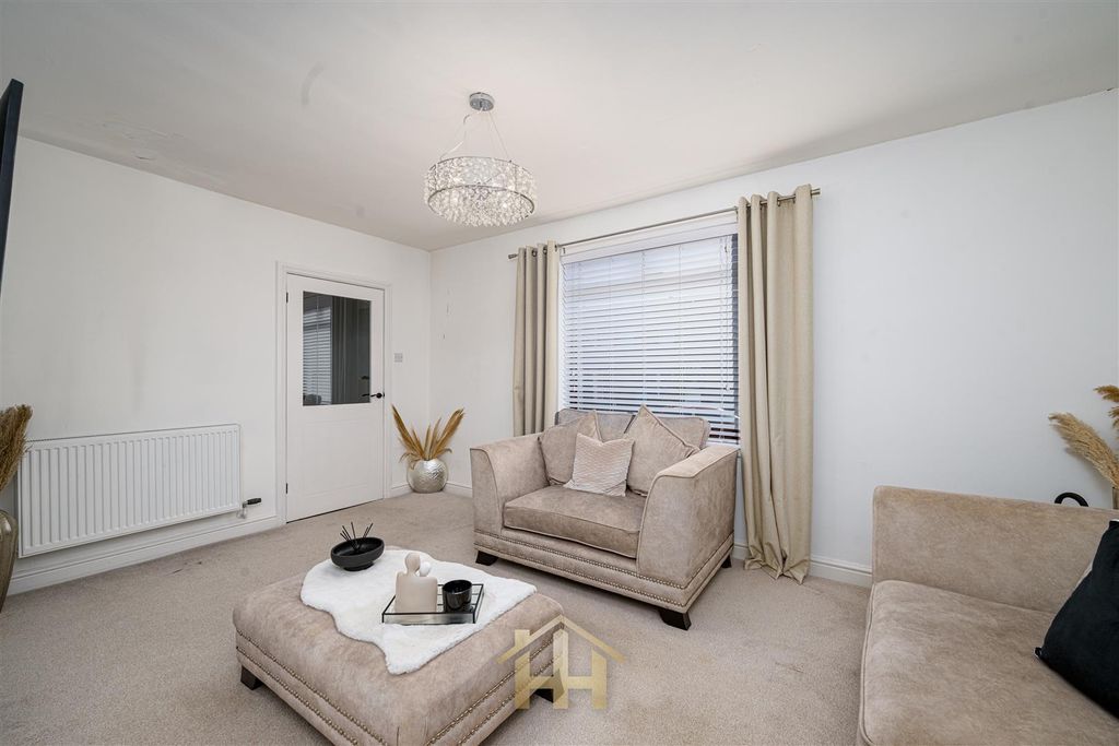 Property photo 3 of 18 Z92_9348-Edit.Jpg