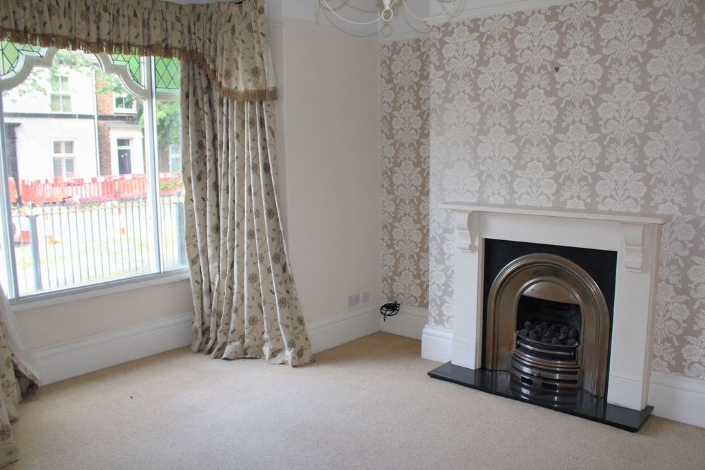 Property photo 3 of 15 Sit Room