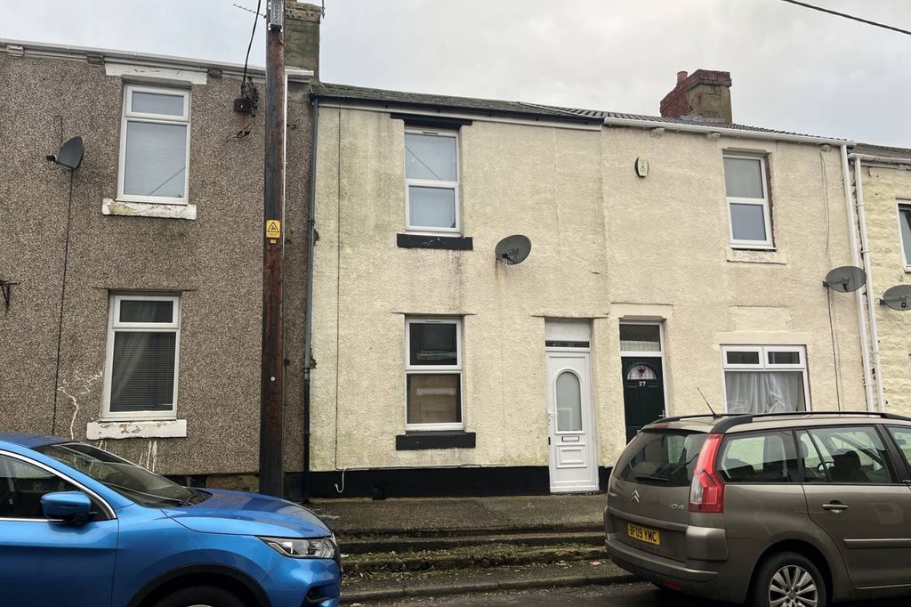 Property photo 1 of 3