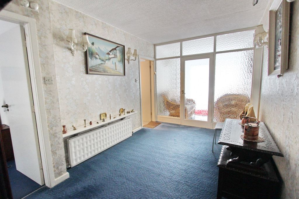 Property photo 3 of 28