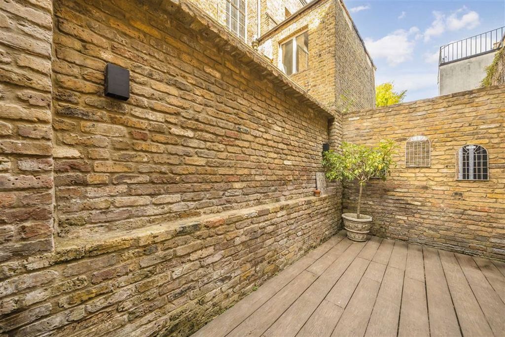 Property photo 3 of 8