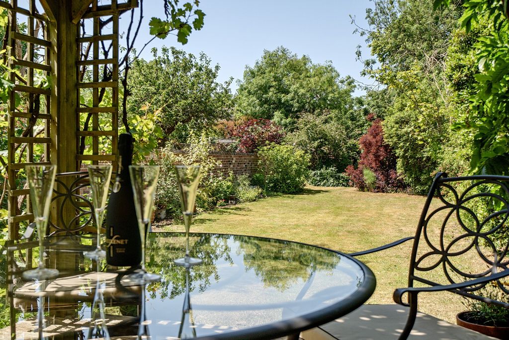 Property photo 2 of 21 1465707-21-6A1589...
