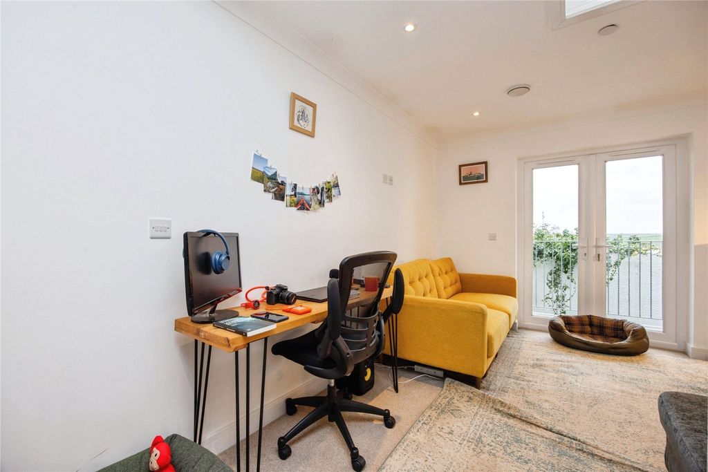 Property photo 3 of 10 Picture No. 15