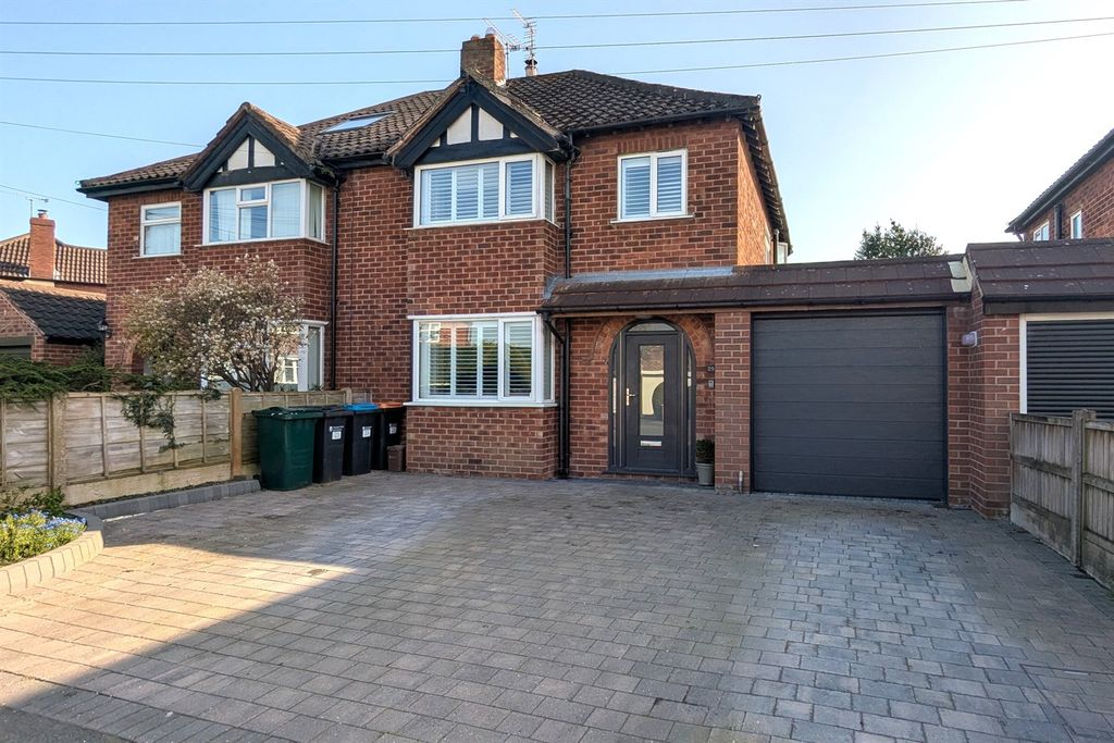 Property photo 1 of 39 (Main)