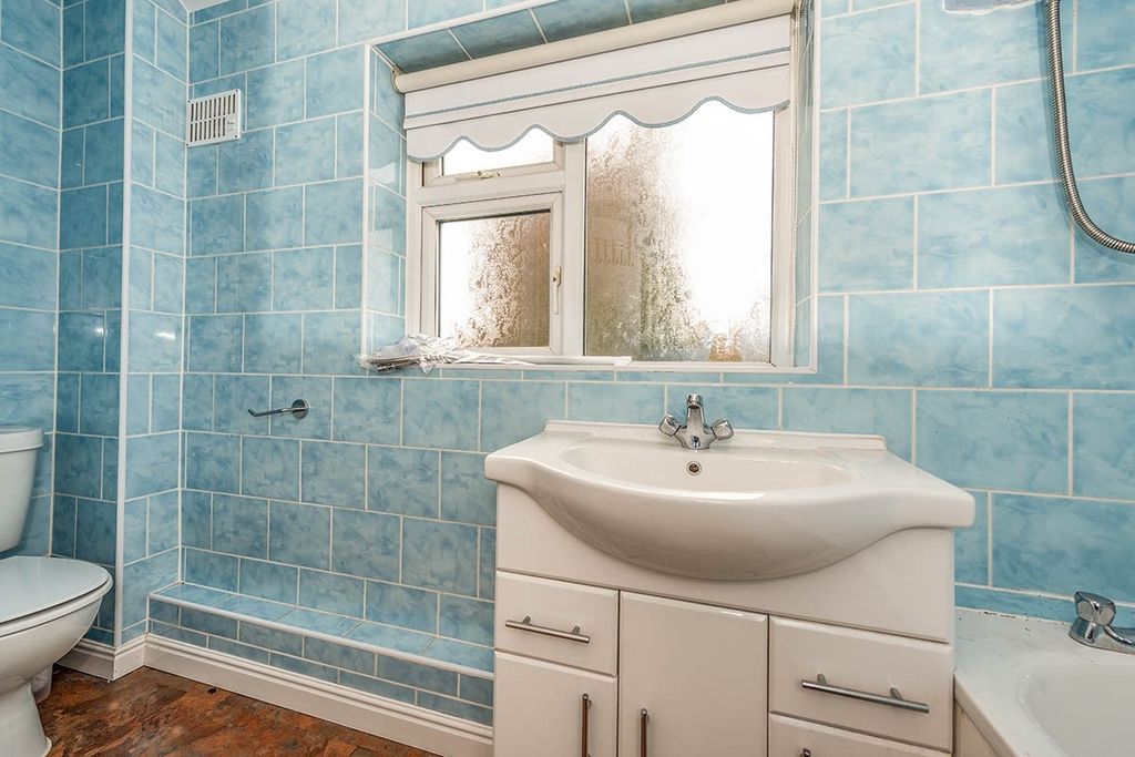 Property photo 3 of 8 Location