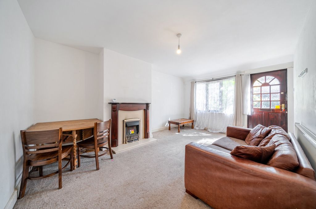 Property photo 3 of 12 1445854-3-69Dcd75...