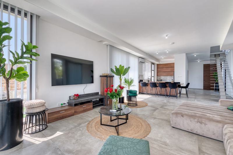 Property photo 2 of 33 Lounge, Kitchen,...