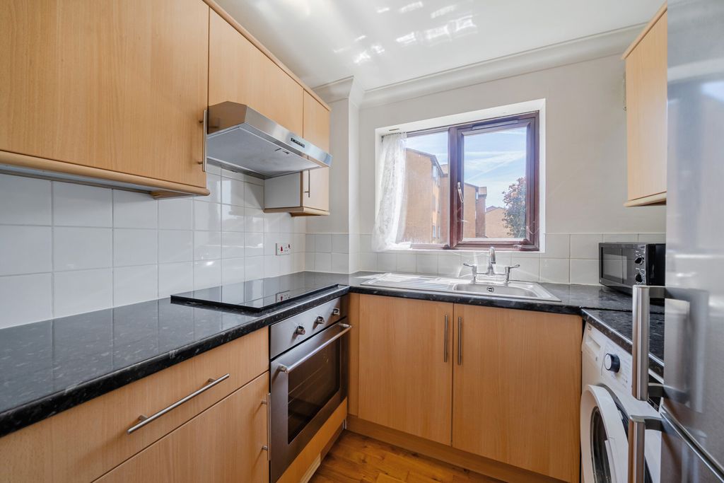 Property photo 3 of 10 1488400-3-6A4Cebf...