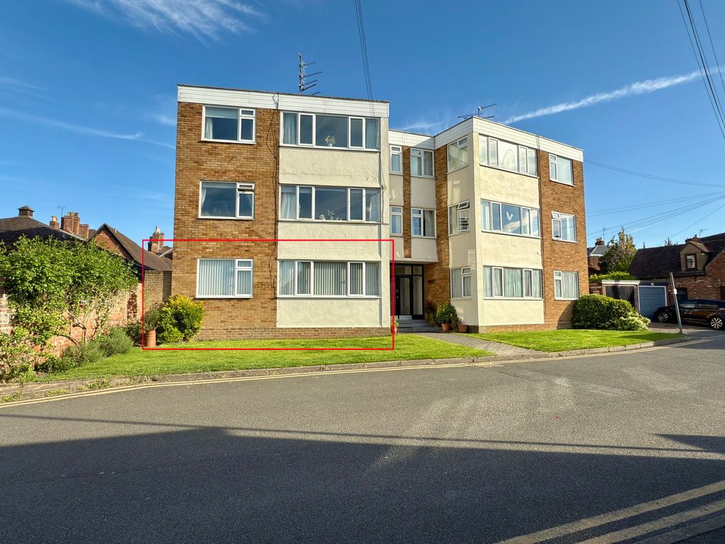 Property photo 1 of 12