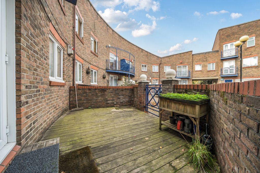 Property photo 2 of 13 4632084