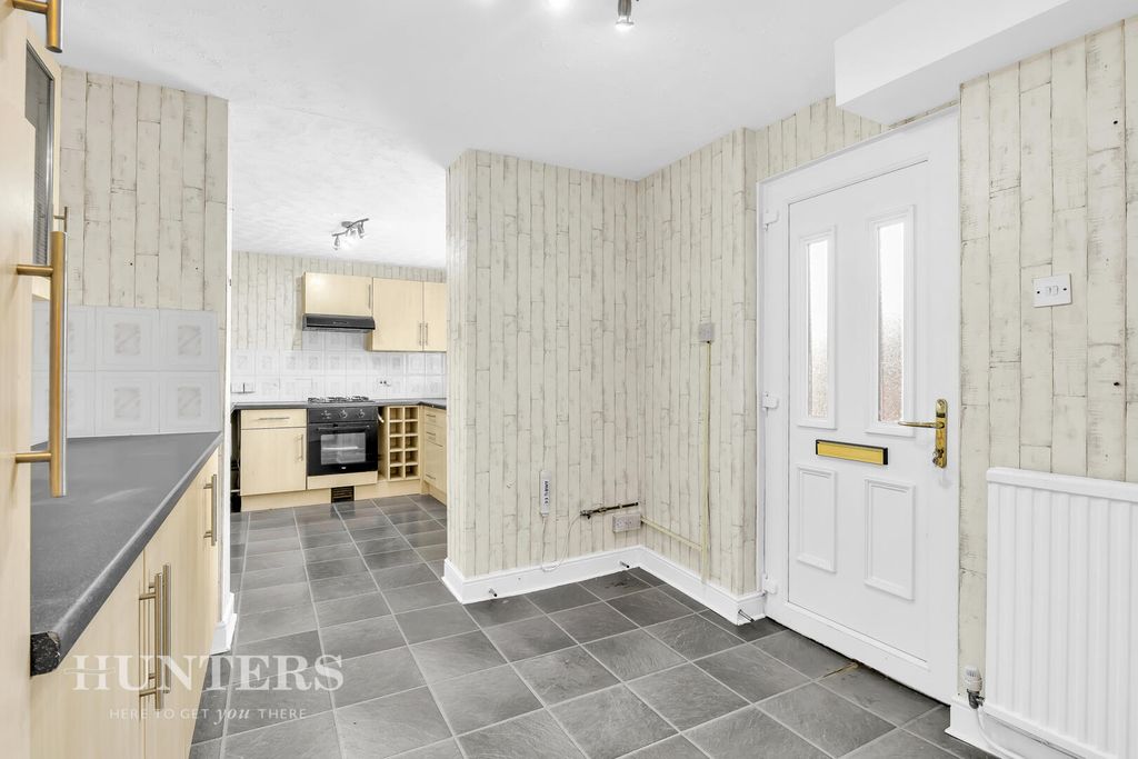 Property photo 3 of 32 Kitchen
