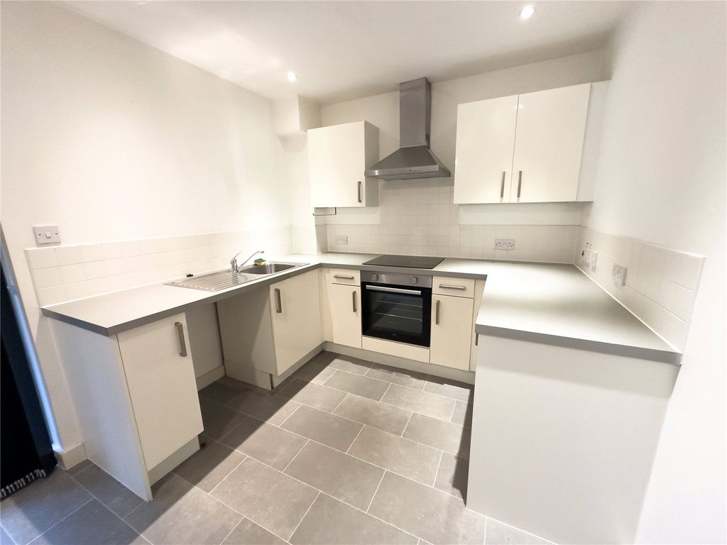 Property photo 2 of 16 Picture No. 03