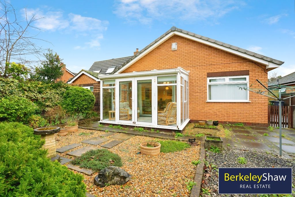 Property photo 2 of 32 Garden