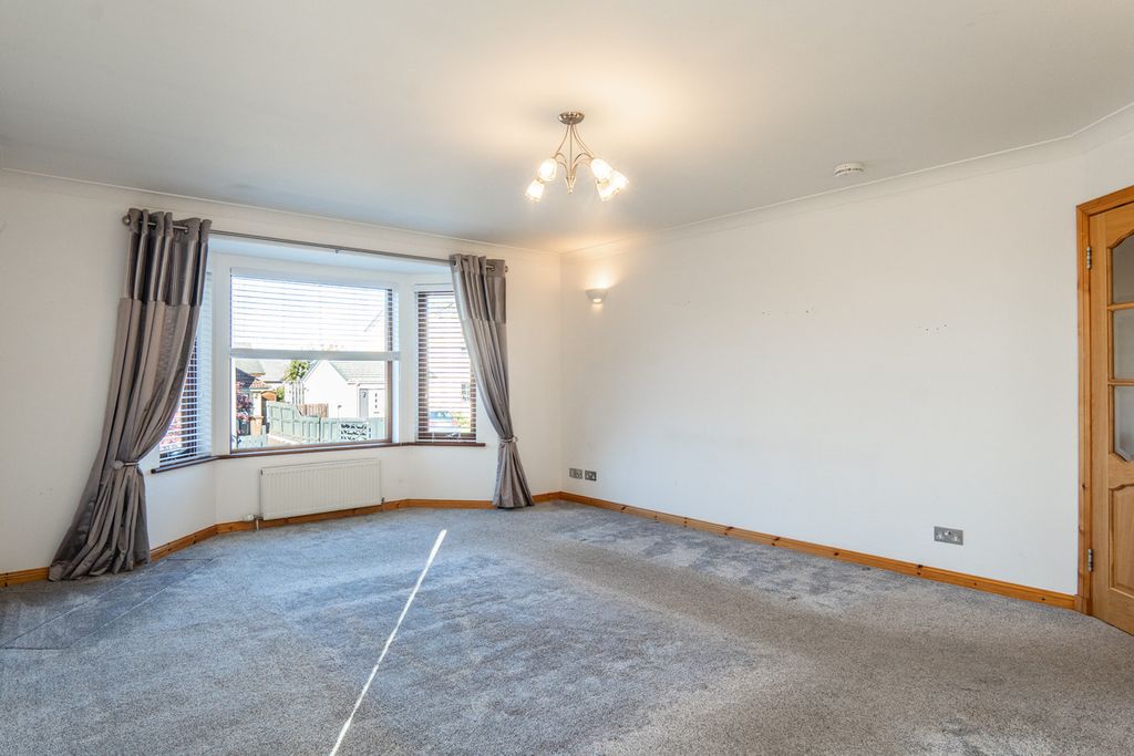 Property photo 2 of 50