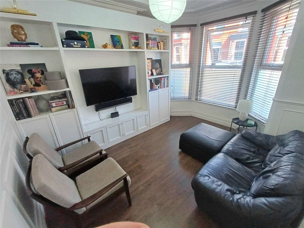 Property photo 2 of 13 Picture No. 14