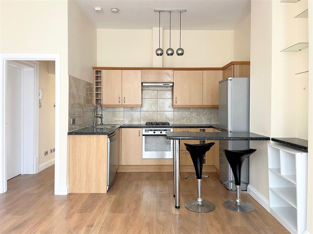 Property photo 2 of 18 Kitchen/ Living Room