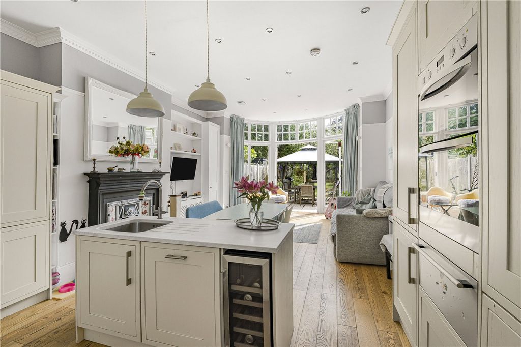 Property photo 2 of 24 Picture No. 13