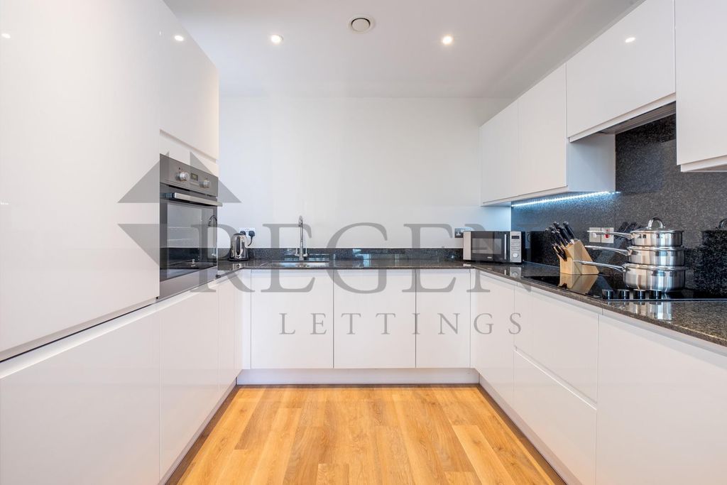 Property photo 3 of 8 (Main)