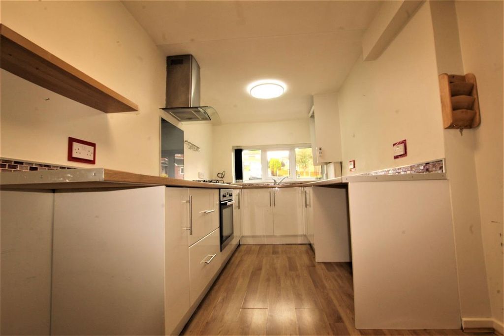 Property photo 2 of 30