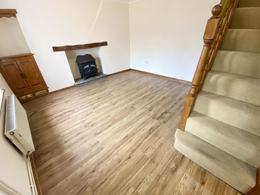 Property photo 2 of 13 Lounge