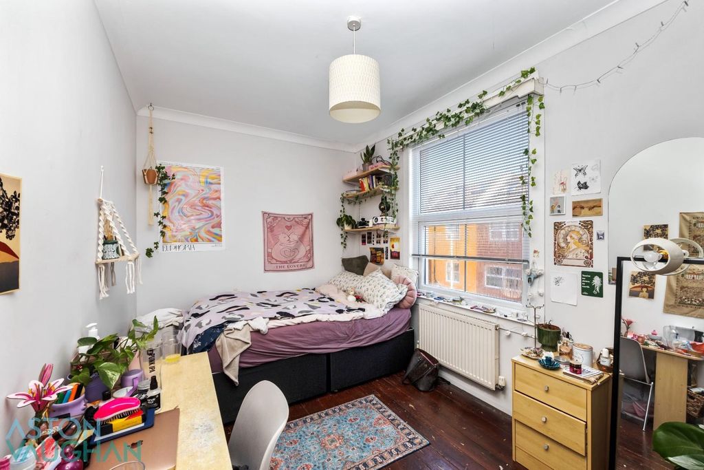Property photo 3 of 12 Grove Street -007.Jpg