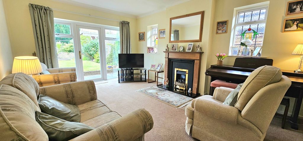 Property photo 2 of 10