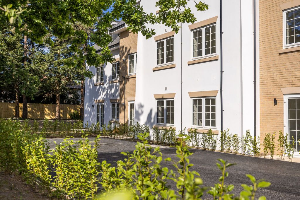 Property photo 3 of 11 Gallery