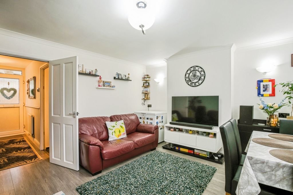 Property photo 2 of 18 Reception Room