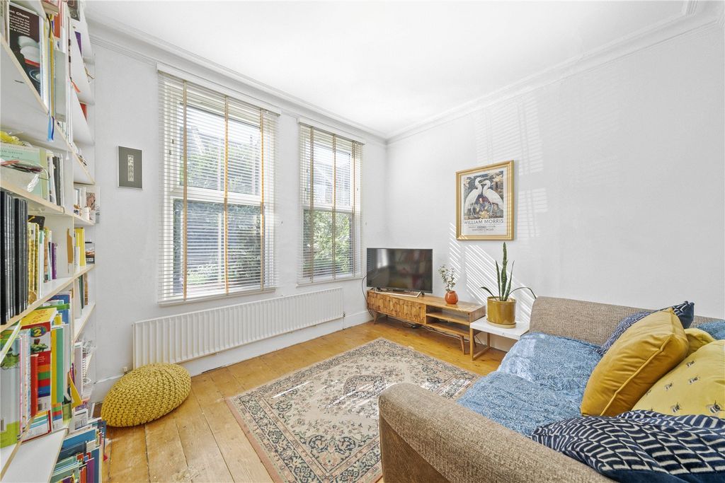 Property photo 2 of 15 Picture No. 12