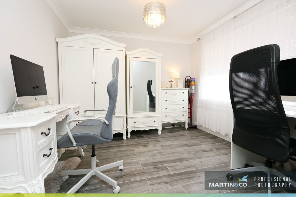 Property photo 3 of 42