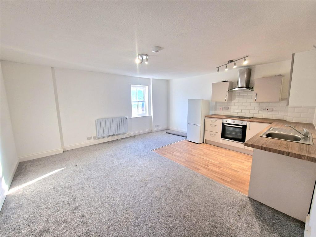 Property photo 1 of 11 1000026876.Jpg