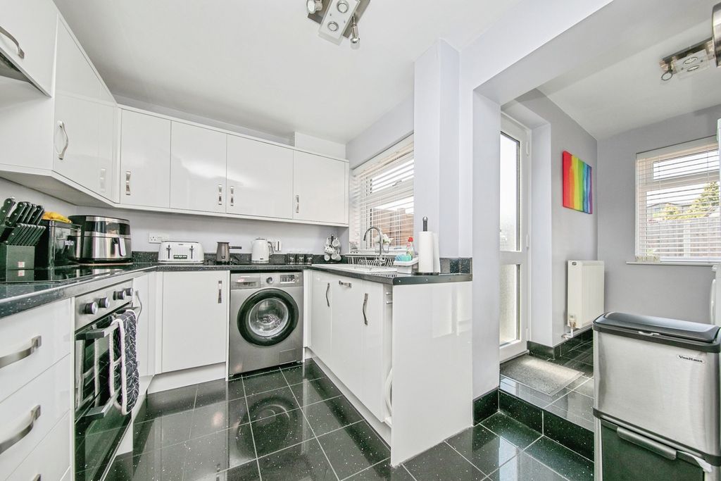 Property photo 3 of 17 Photo