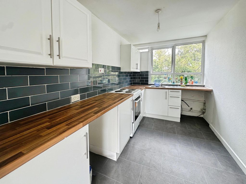 Property photo 2 of 8 Kitchen
