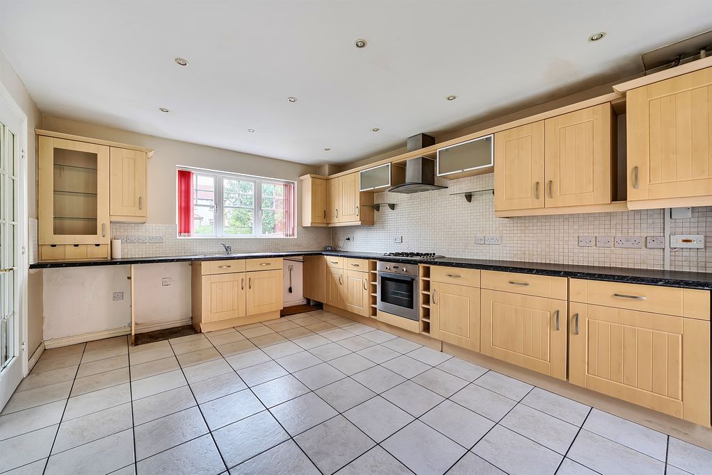 Property photo 2 of 19