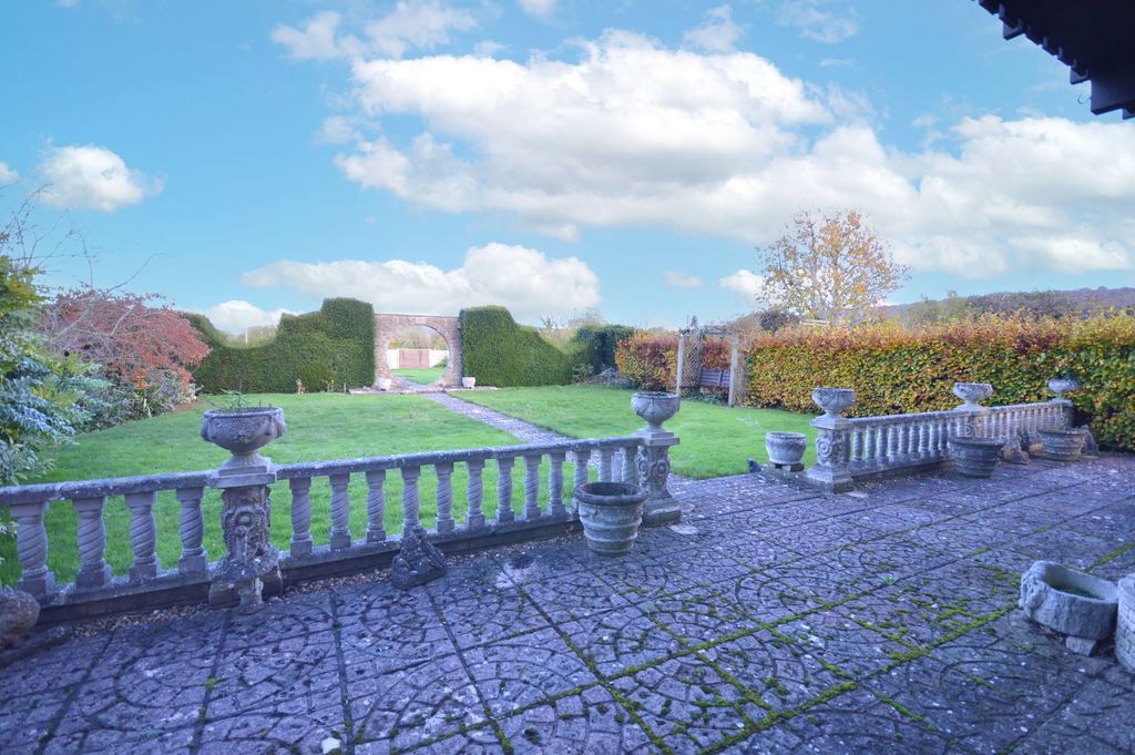 Property photo 2 of 15 Garden