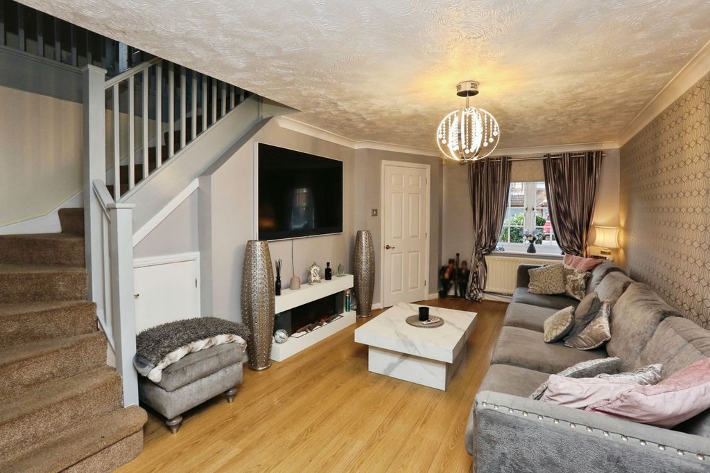 Property photo 3 of 17 Photo