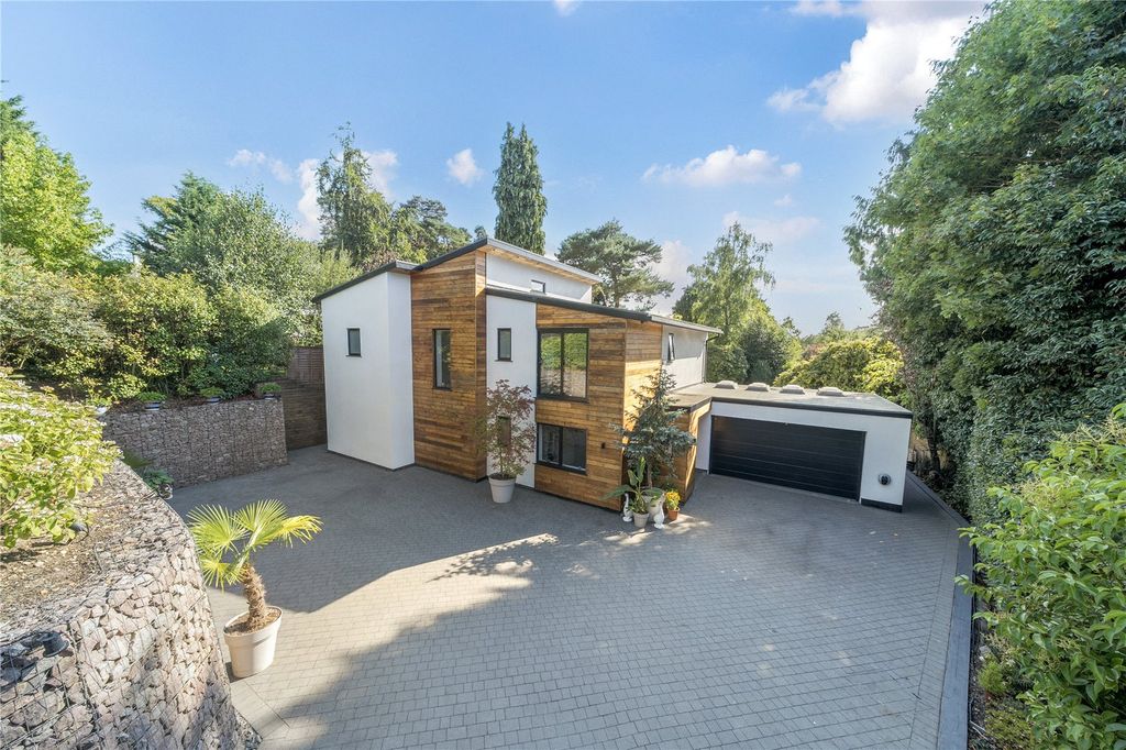Property photo 1 of 33 Picture No. 04