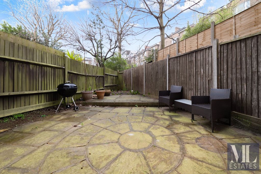 Property photo 2 of 14 Photo 16