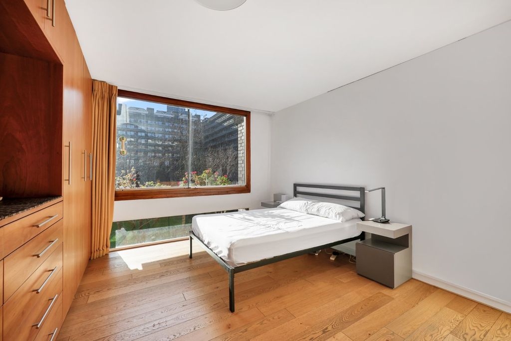 Property photo 3 of 14 Picture No. 05